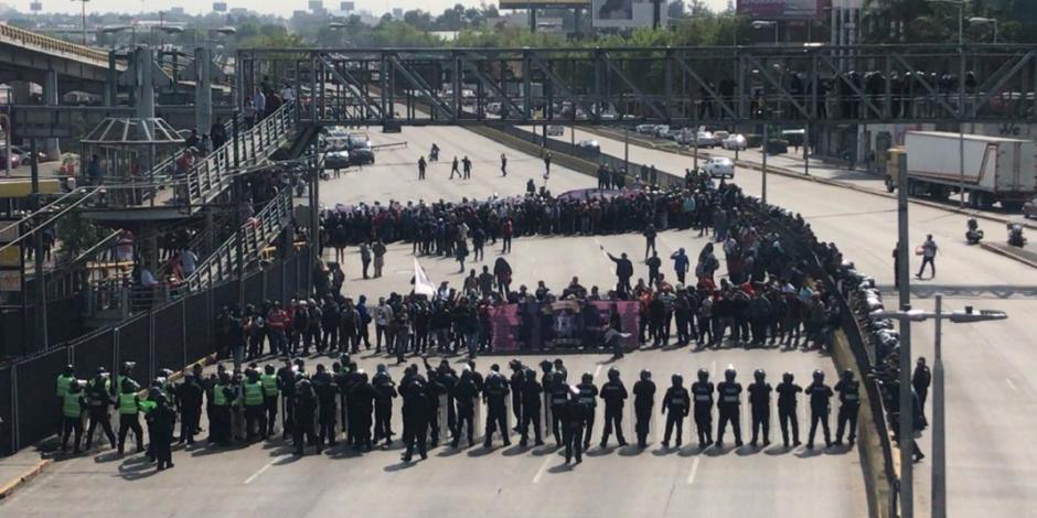 Bloqueo de policías rebeldes en Circuito cumple 5 horas y genera caos vial