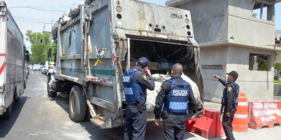 Hallan cuerpo de recién nacido en camión de basura en Tlalnepantla