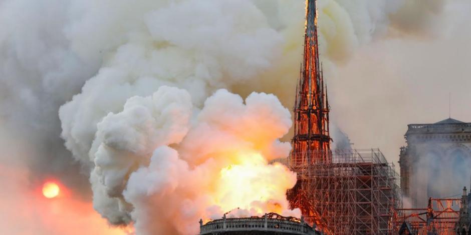 Líderes mundiales reaccionan ante incendio en Notre Dame