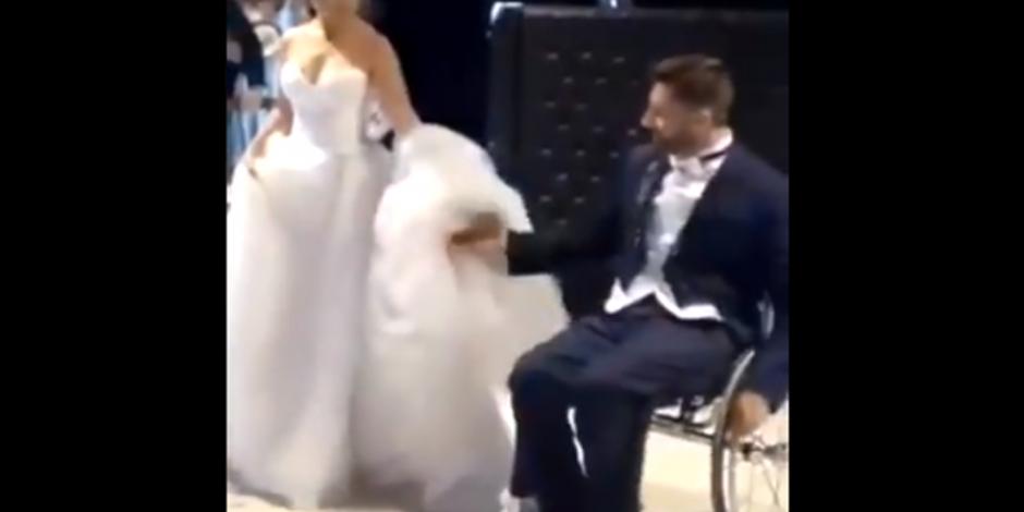 VIDEO: Joven parapléjico logra ponerse en pie para bailar en su boda