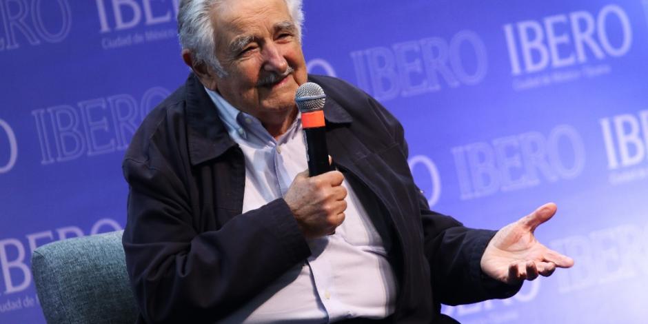 Mujica fue a la Ibero y así respondió cuando le preguntaron sobre AMLO
