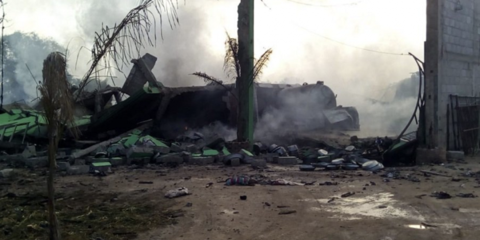 En Puebla, explota pipa de combustible en bodega clandestina