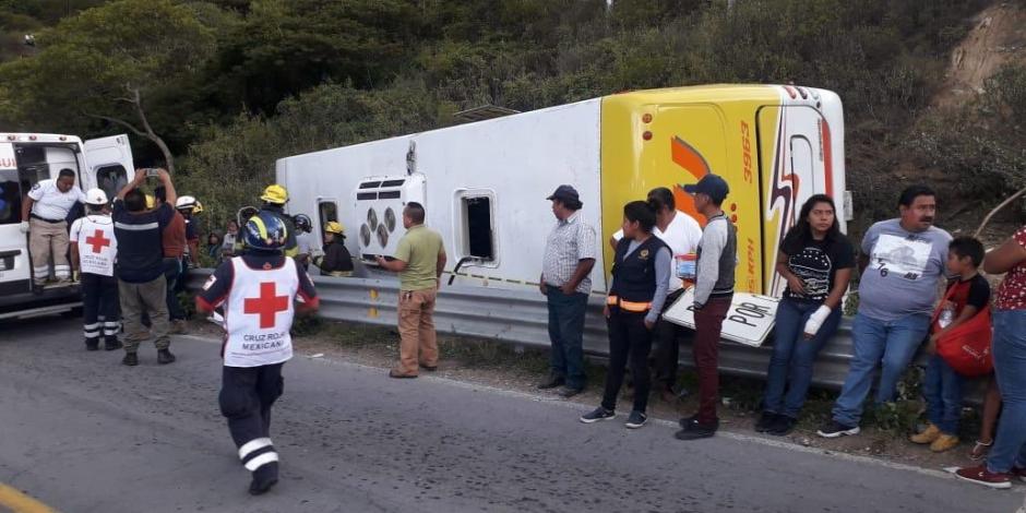 Volcadura de autobús en Acultzingo, Veracruz, deja 14 lesionados