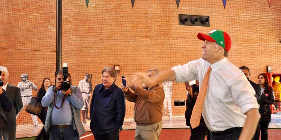 Embajador de EU en México, visita el Salón de la Fama del Beisbol
