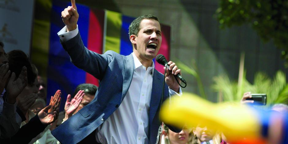 Fiscal de Venezuela pide congelar cuentas de Juan Guaidó