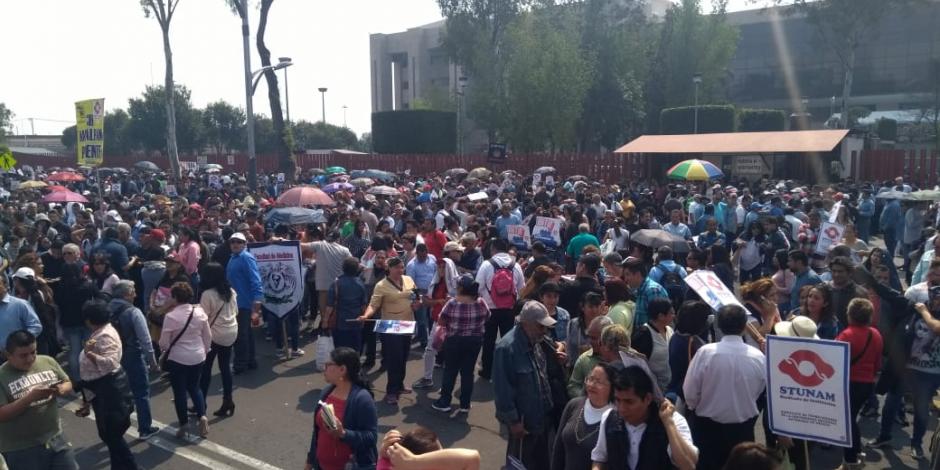 Protesta STUNAM en San Lázaro en demanda de más presupuesto