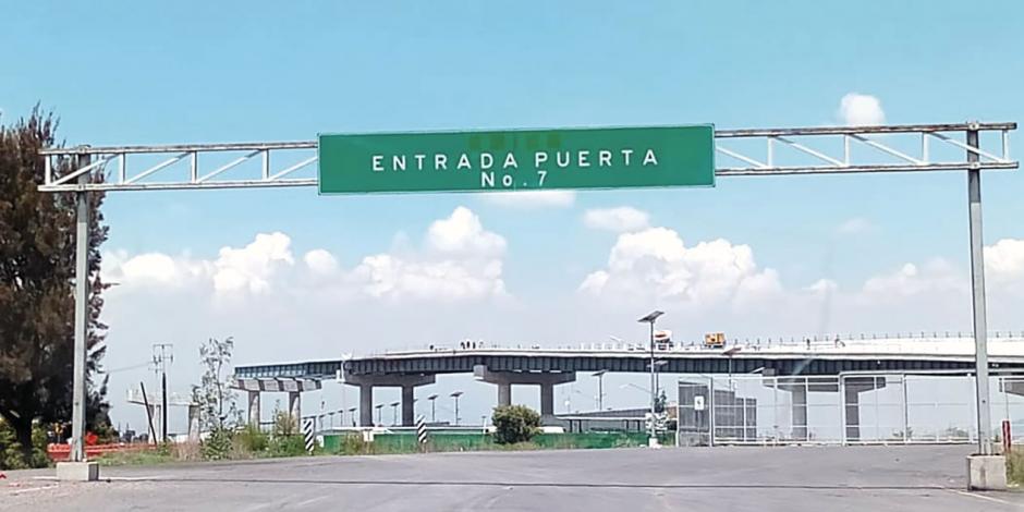 Puente que no lleva a nada en Texcoco sigue en construcción