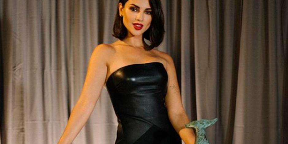Eiza González impacta en Los Cabos con sexy vestido de cuero (FOTOS)
