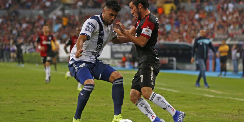 Puebla remonta y gana 2-1 al Atlas