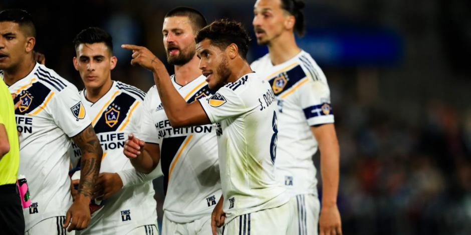Jonathan dos Santos marca y Galaxy sigue con vida en playoffs de MLS