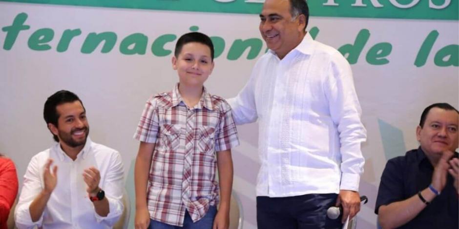 Reconoce gobernador Astudillo a estudiante de 13 años de la UNAM
