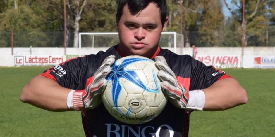 Futbolista con síndrome de down debuta y anota gol en Argentina