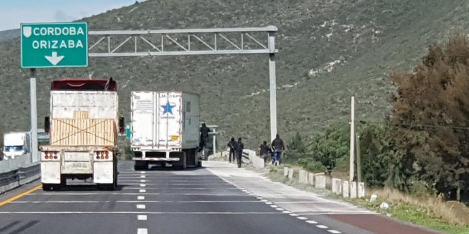 Reportan en redes personas armadas sobre la carretera Puebla-Cuesta Blanca