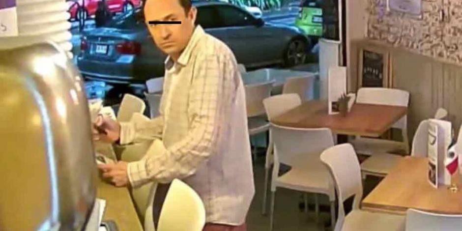 VIDEO: Espera que empleados se descuiden y roba restaurante en la Condesa
