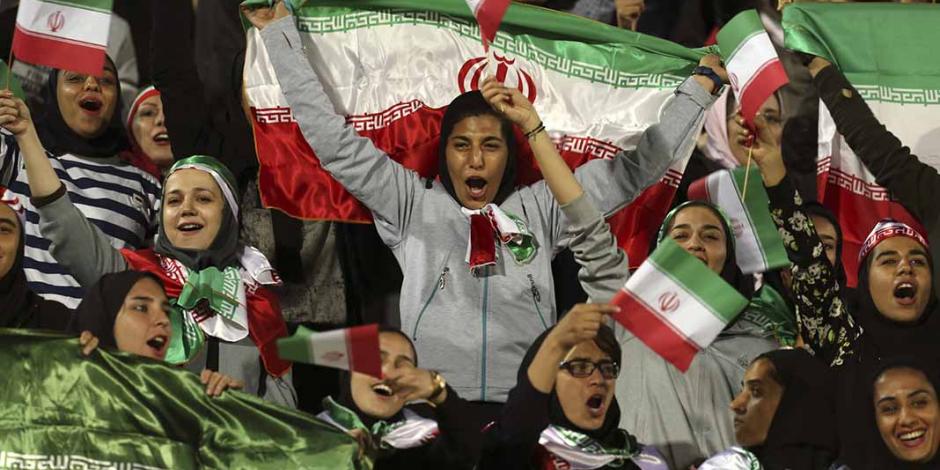 Fallece la aficionada iraní que se prendió fuego tras un partido de futbol