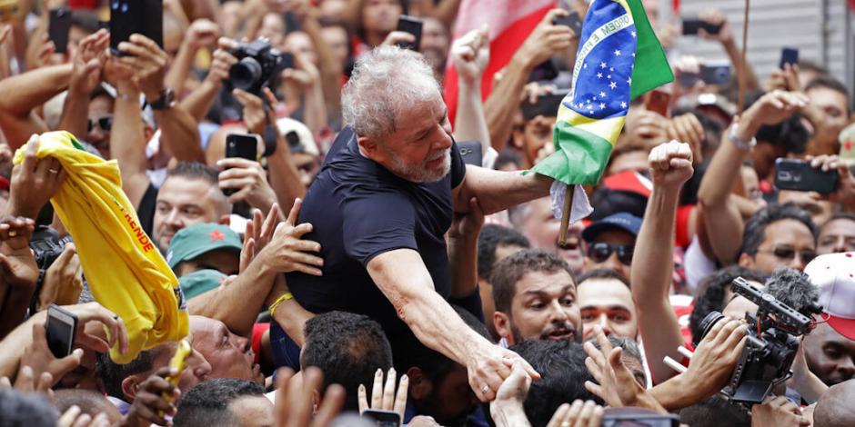 Lula se debate entre volver a la arena política o a prisión