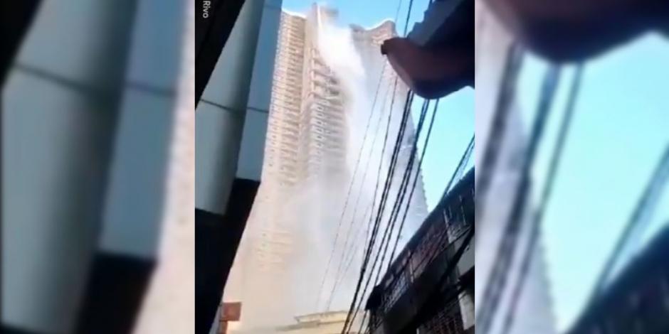 VIDEO: Rascacielos se convierte en cascada por sismo en Filipinas
