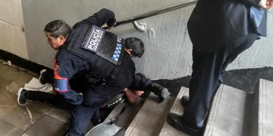 Policía enfrenta a cinco delincuentes y frustra robo en Metro