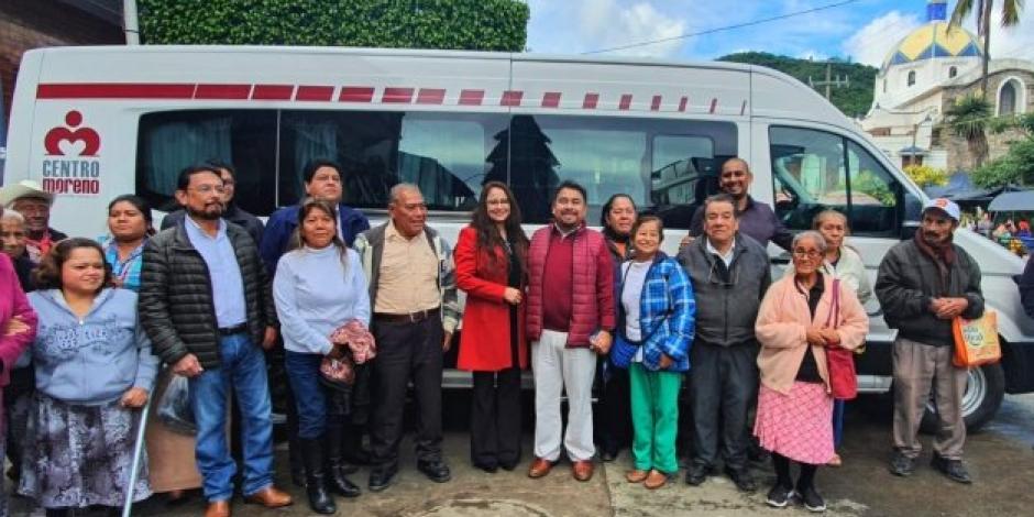 Senador dona su aguinaldo y compra ambulancia para indígenas