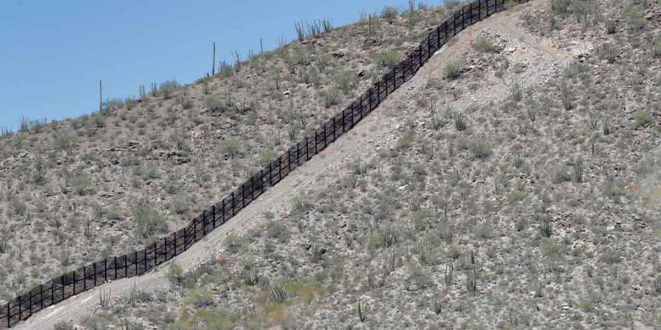Más de 800 km de muro fronterizo, para 2020, asegura Trump