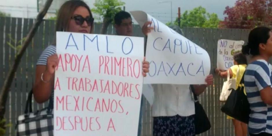 Personal de Capufe protesta tras anuncio de cierre de gerencia en Oaxaca