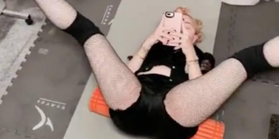 VIDEO: Madonna demuestra su flexibilidad a sus 61 años