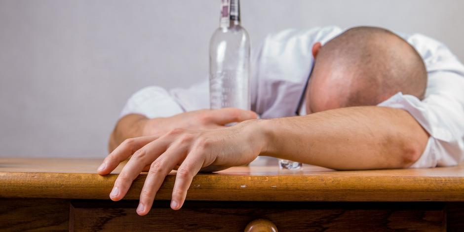 Adicción al alcohol podría ser tratada con rayos láser