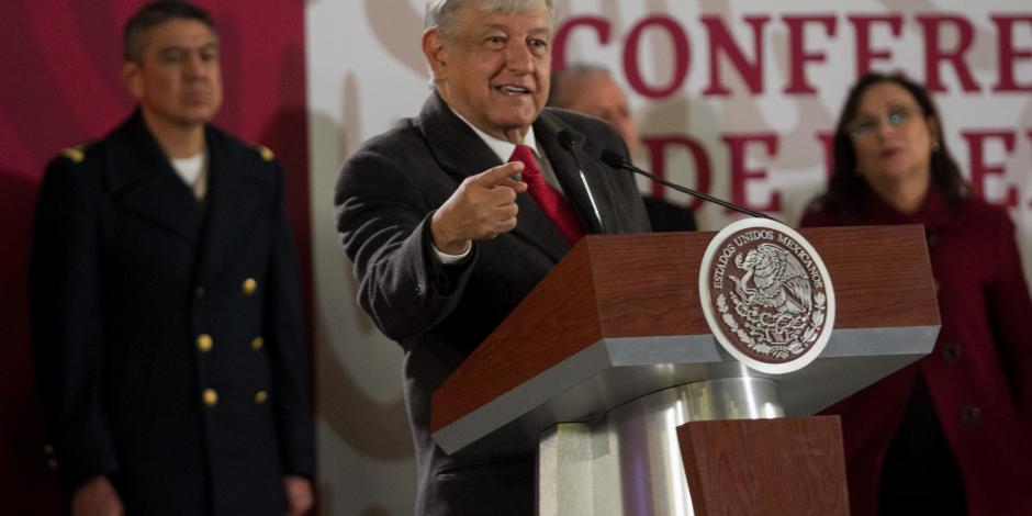 Se revisarán permisos de importación a partir de Reforma Energética: López Obrador