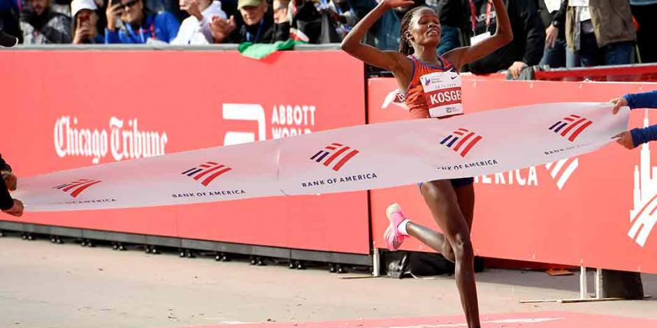 Brigid Kosgei rompe record mundial femenino en maratón