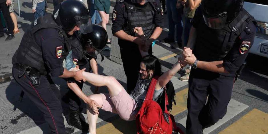 FOTOS: Protesta en Moscú deja casi mil 400 detenidos