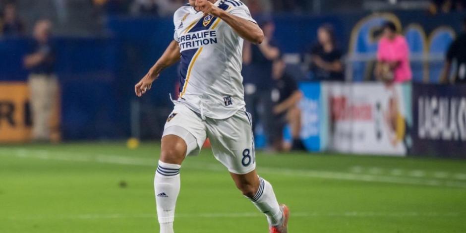 Jonathan dos Santos seguirá en el Galaxy, asegura directivo del club
