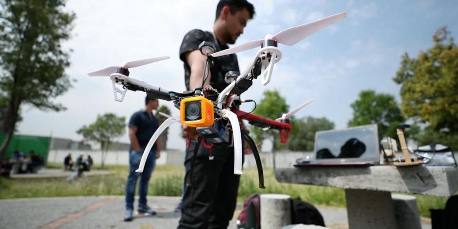 Alumnos del IPN crean dron que detecta a víctimas de desastres naturales