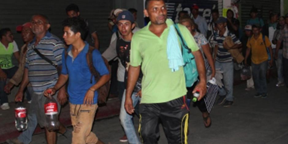 Vuelca tráiler con migrantes en Veracruz; reportan 19 heridos