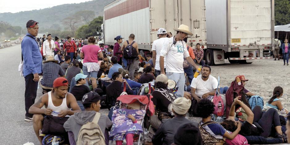 Avanza caravana rumbo a Huixtla; le habilitan refugio