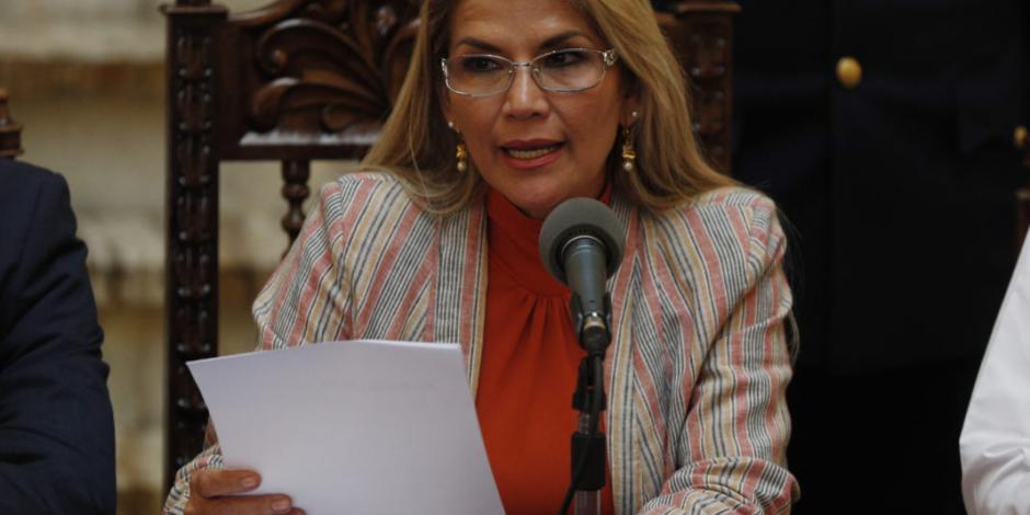 Presidenta interina de Bolivia deroga autorización al Ejército para reprimir