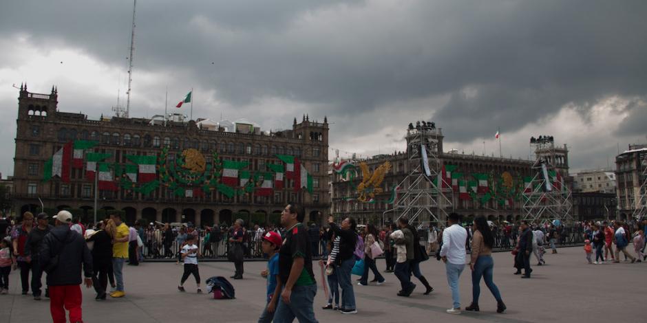 Desaparecen filtros estrictos de seguridad para entrar a festejo en el Zócalo