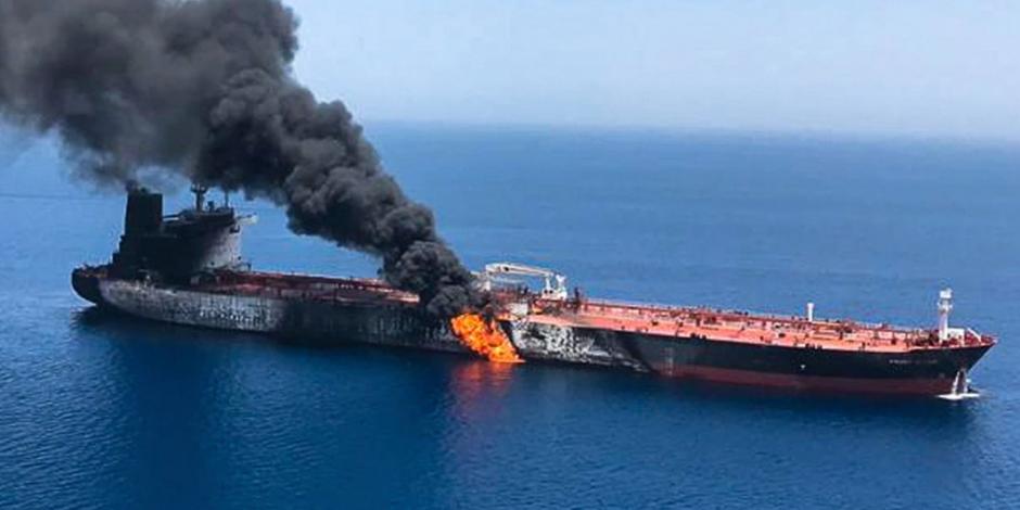 Atacan a dos buques petroleros frente a costas de Irán