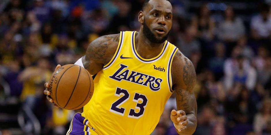 LeBron James seguirá usando el número 23 con los Lakers