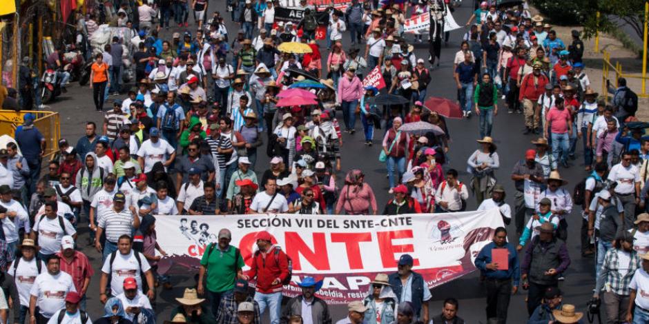 Maestros de la CNTE marchan para exigir abrogación de Reforma Educativa