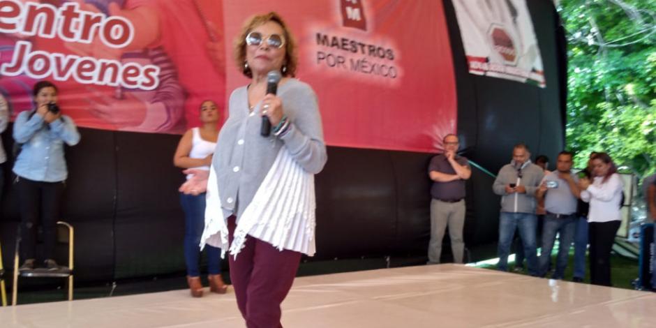 Elba Esther Gordillo está en su derecho de manifestarse, aclara AMLO