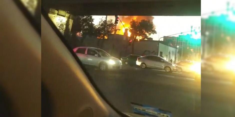 VIDEO: Se registra un fuerte incendio en Venustiano Carranza