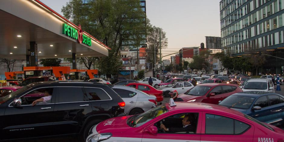 Compras de pánico saturan gasolineras de la Ciudad de México