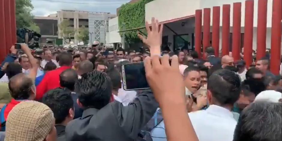 Tras 6 horas de bloqueo, CNTE libera accesos en Cámara de Diputados