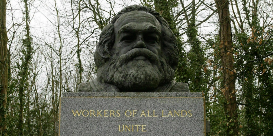 Vándalos atacan la tumba de Carlos Marx en Londres