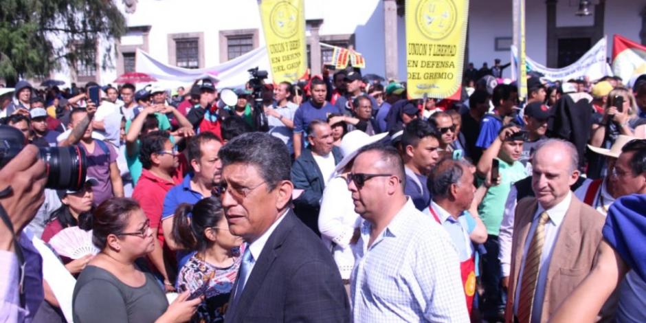 Protestan comerciantes en alcaldía de Coyoacán (VIDEOS y FOTOS)