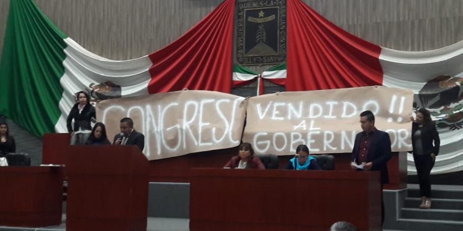 Reforman reglamento del Congreso de Morelos para favorecer a Blanco
