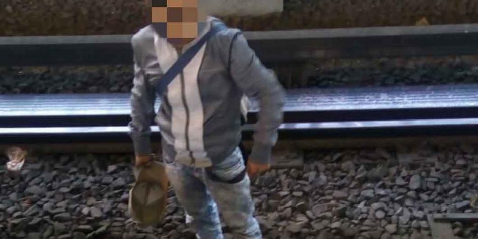Sujeto intenta robar celular, pero cae a las vías del Metro y es detenido