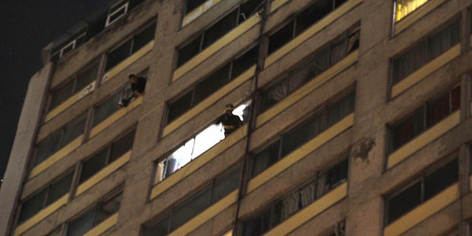Incendio en edificio de Tlatelolco deja un hombre muerto