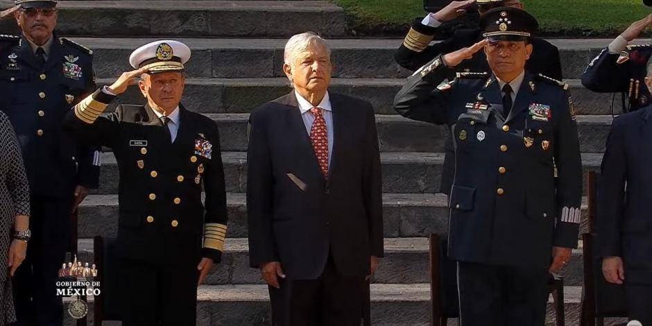 AMLO encabeza ceremonia por Día de la Armada de México (EN VIVO)