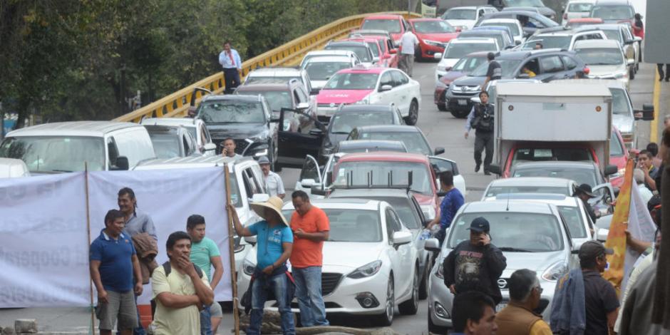 Tras 7 horas de bloqueo, manifestantes liberan Churubusco y Eje 5